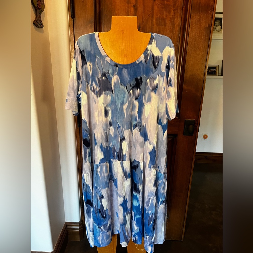 Dress by Logo large petite LP blue white abstract floral round neck short sleeve